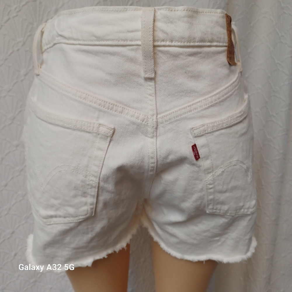 Levi's White Jean Shorts for Women Size W31 - Picture 6 of 14